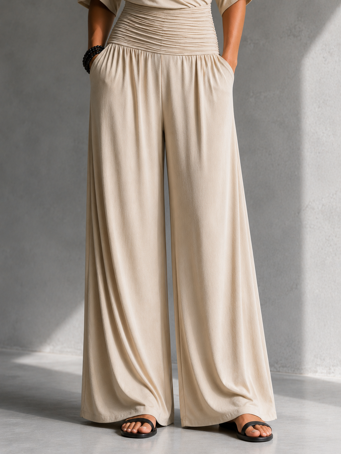 Alia | Combinación elegante con efecto cartera y piernas anchas